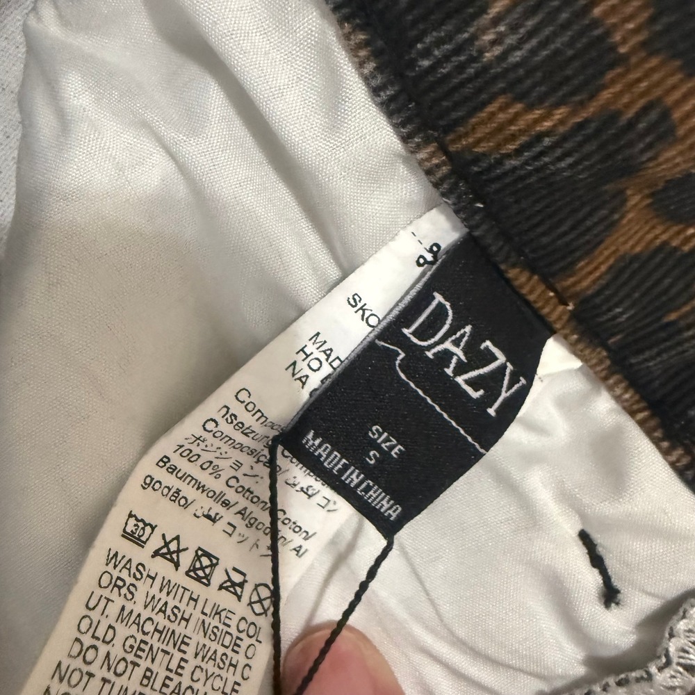 DAZY Women's Leopard Print Wide Leg Jeans Size S - Picture 8 of 16